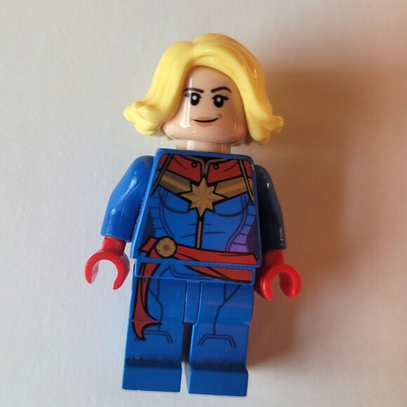 LEGO Captain Marvel Minifigure – Marvel Super Heroes - Picture 1 of 4